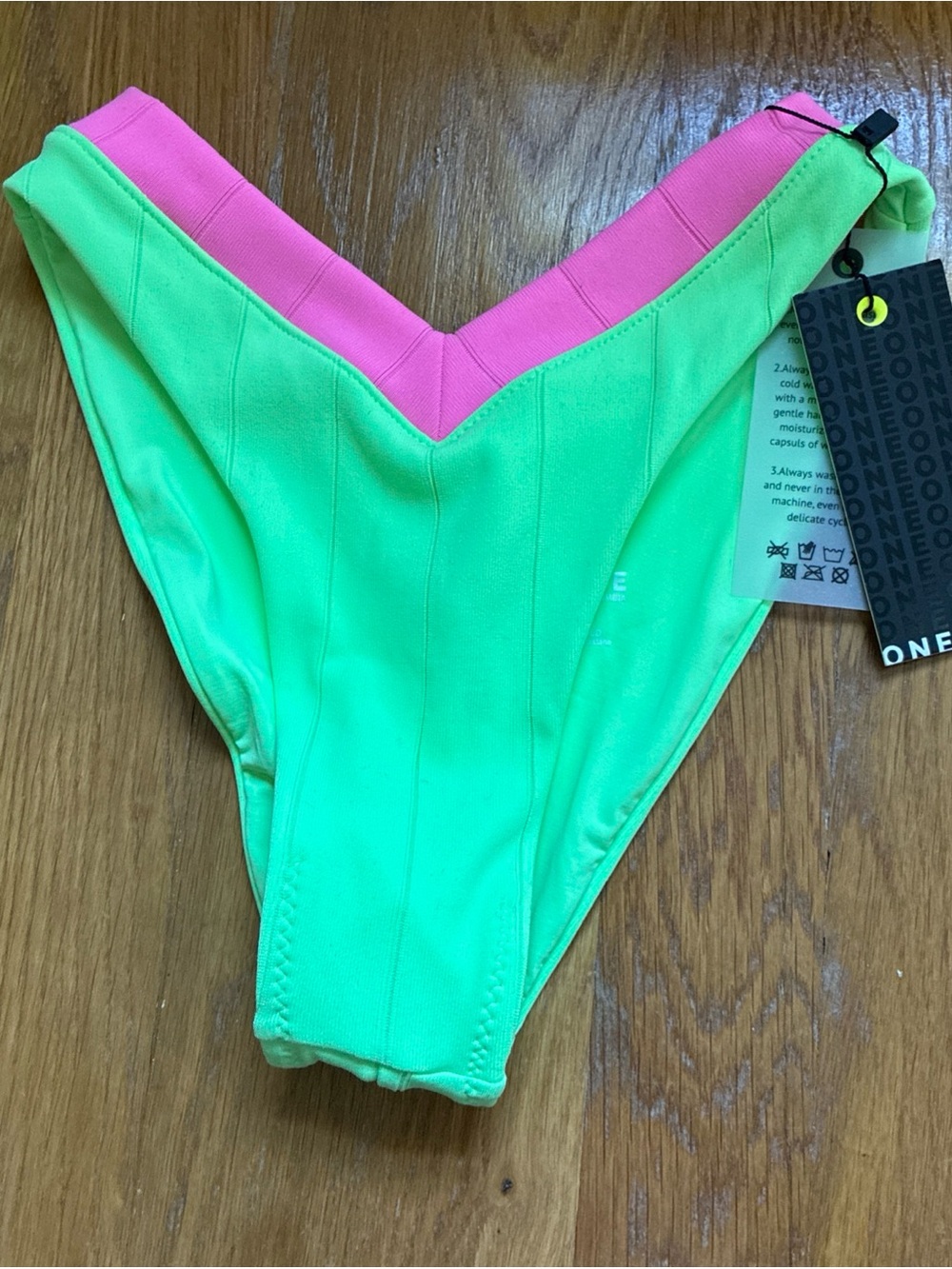 OneOne neon green/pink bikini Kameron top Jesse bottoms S/XS NWT - Picture 5 of 9